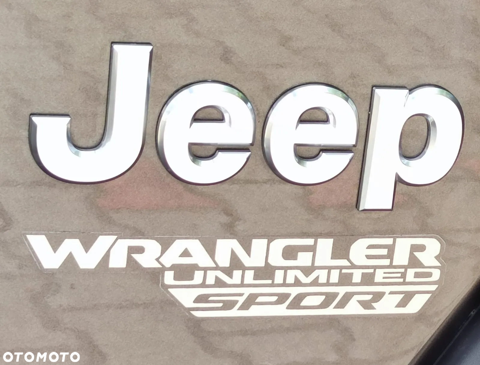 Jeep Wrangler Unlimited GME 2.0 Turbo Sahara - 24