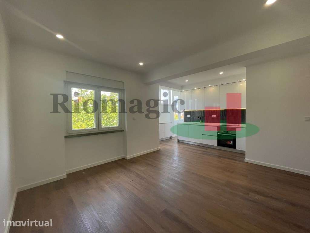 Apartamento T2 Totalmente Remodelado - Amadora - Grande imagem: 3/22