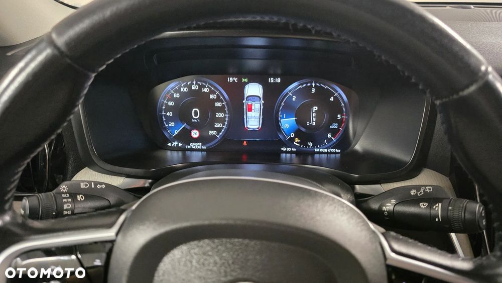Volvo V60 D4 R-Design - 19