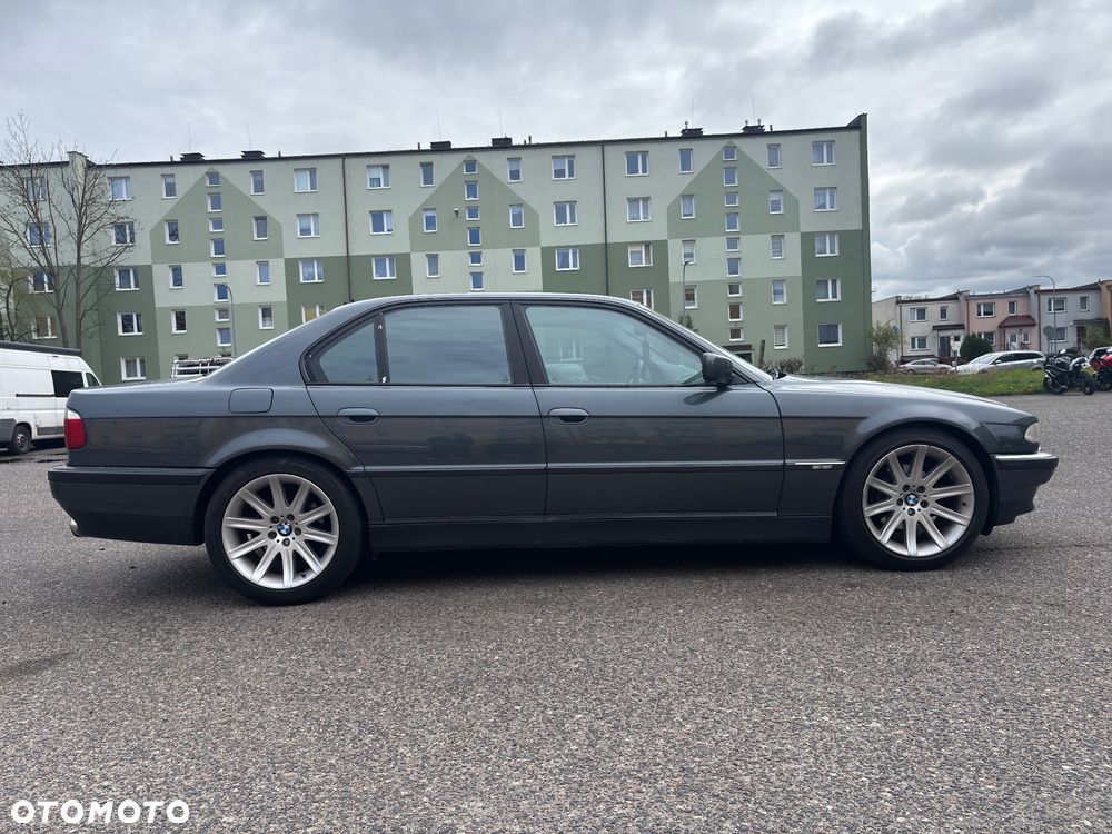 BMW Seria 7 - 8