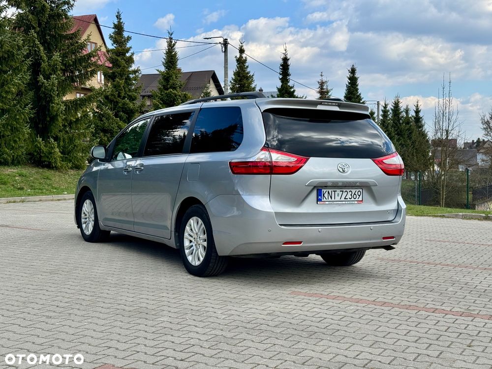 Toyota Sienna 3.5 V6 - 19