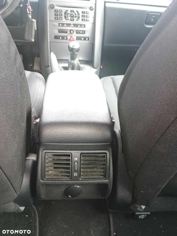 Peugeot 407 - 17