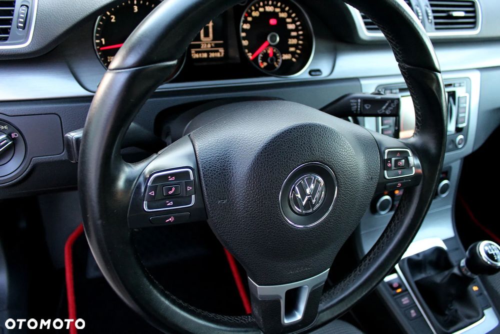 Volkswagen Passat 1.6 TDI BlueMotion Technology Highline - 10