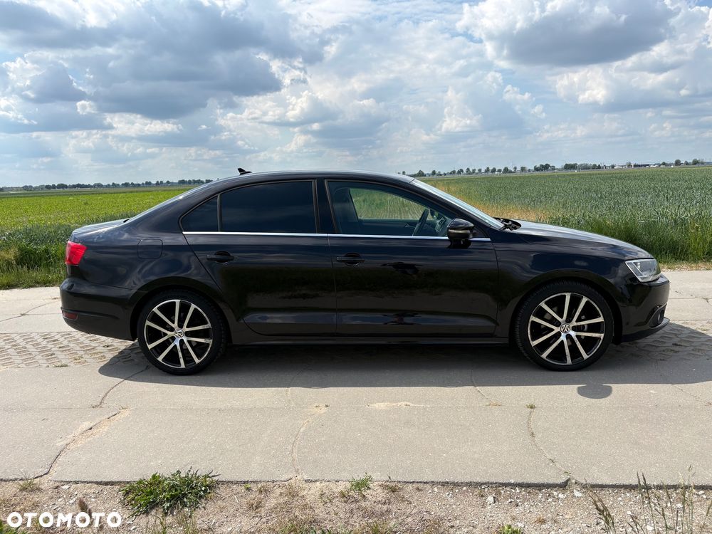 Volkswagen Jetta 2.0 TDI DSG Match - 10