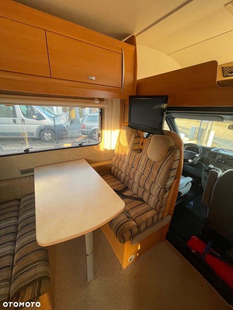 Ford Transit Challenger - 22