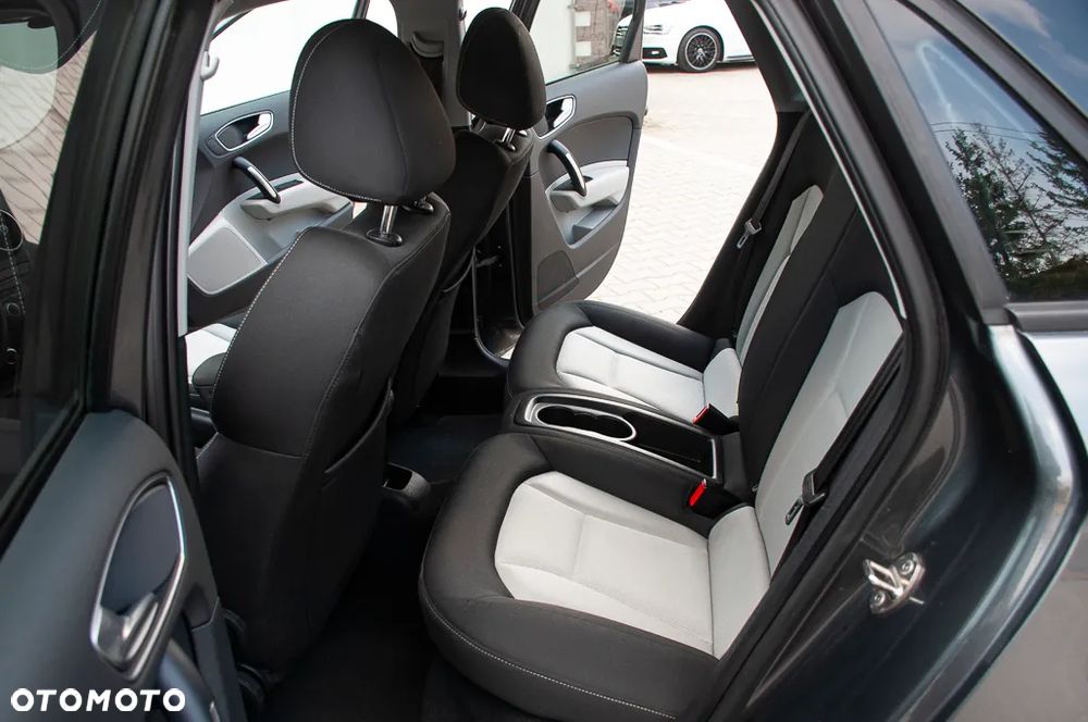 Audi A1 Sportback 1.6 TDI S line edition m S line Sportpaket - 30