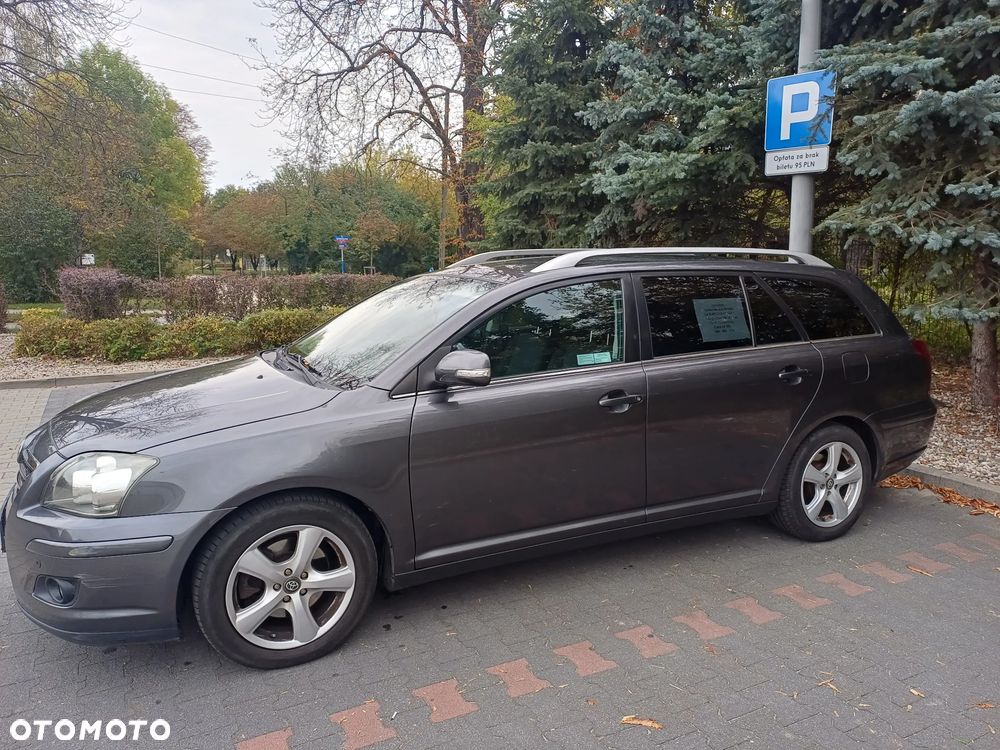 Toyota Avensis - 18