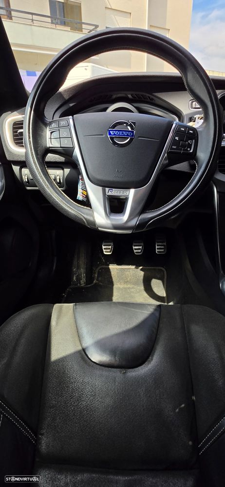 Volvo V40 D2 R Design - 20
