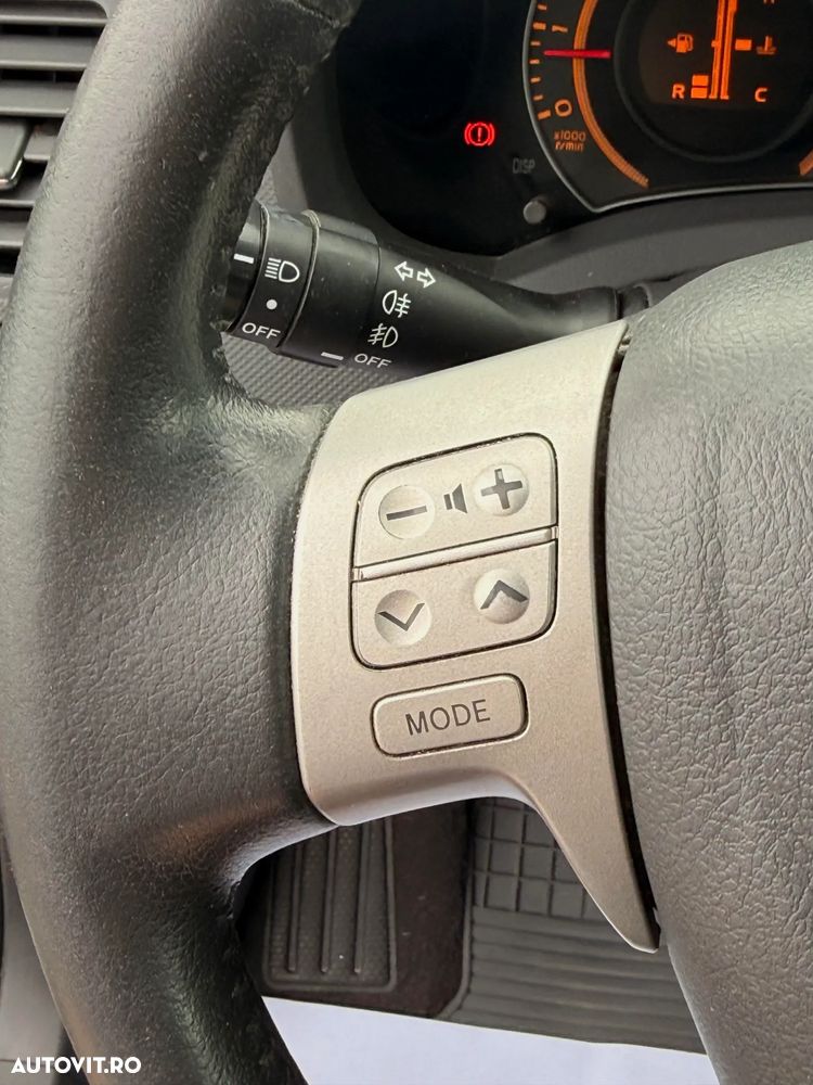 Toyota Auris 1.4 Luna Plus - 24