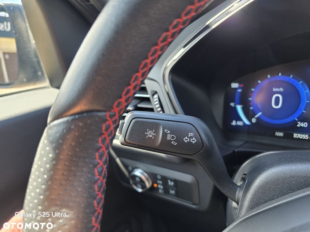 Ford Kuga 1.5 EcoBoost ST-LINE - 27