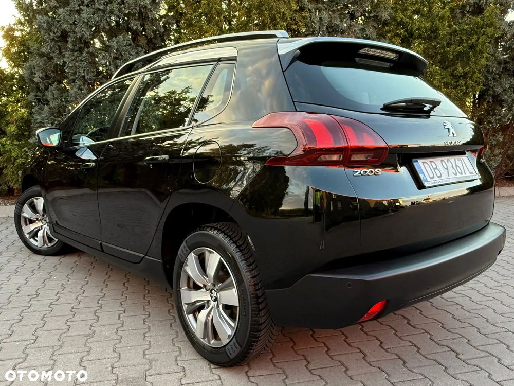 Peugeot 2008 1.2 Pure Tech Allure S&S - 20