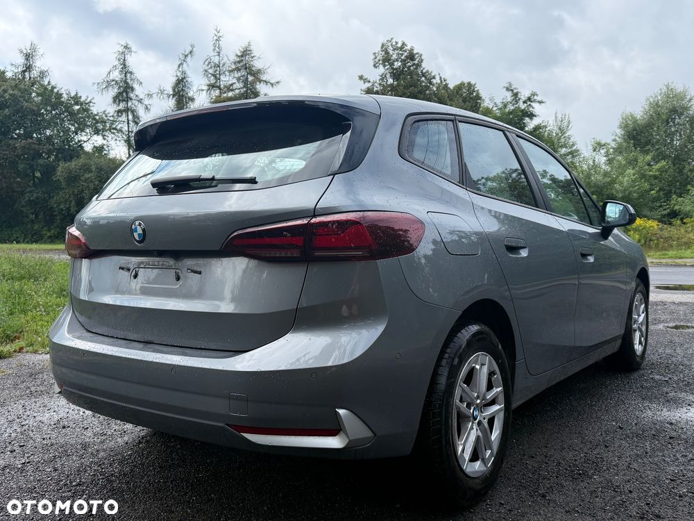 BMW Seria 2 218d - 5