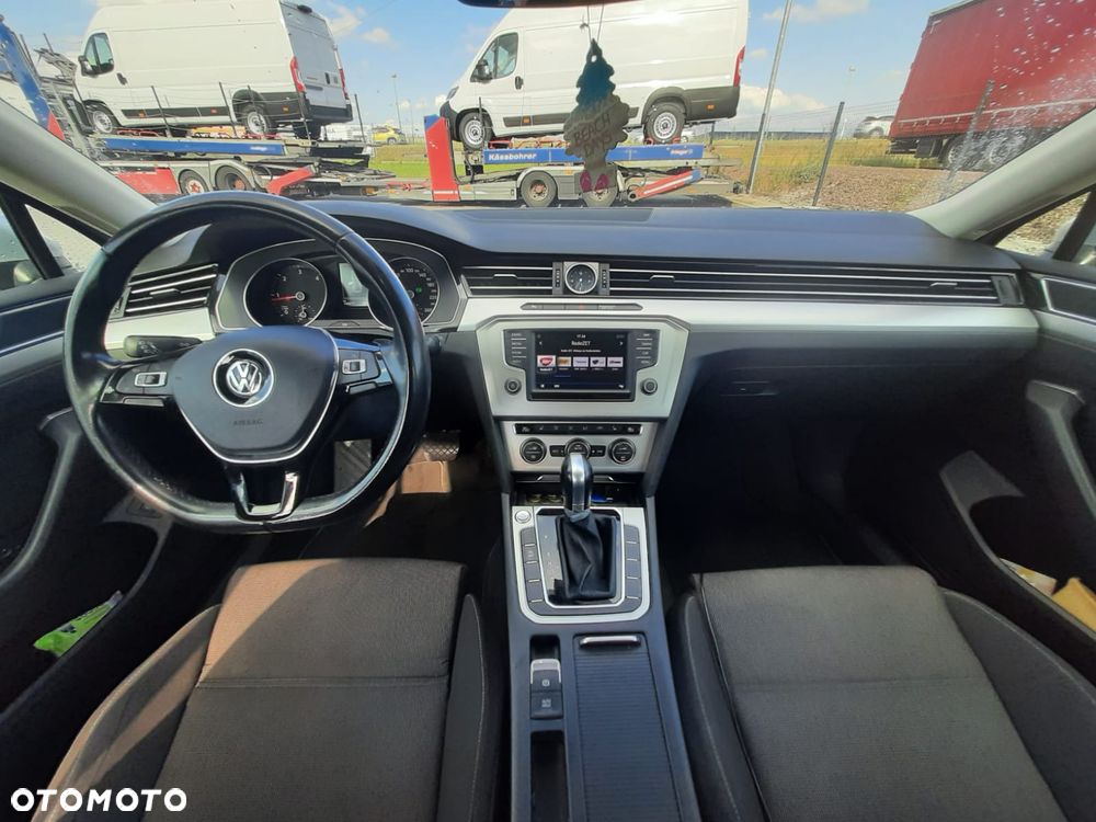 Volkswagen Passat 2.0 TDI (BlueMotion Technology) DSG Comfortline - 8