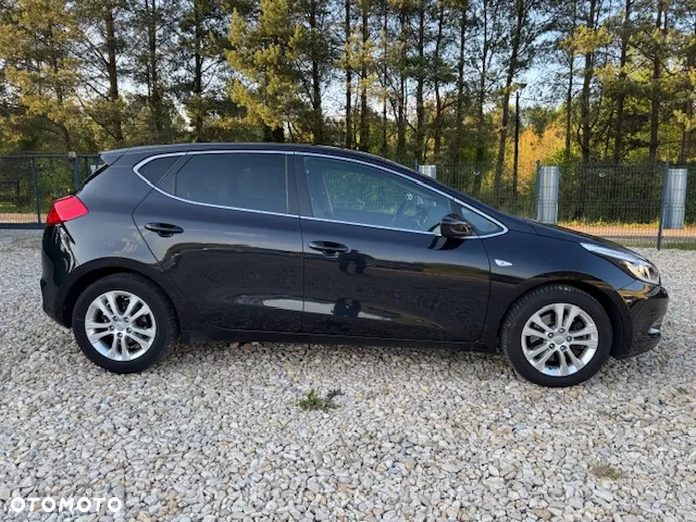 Kia Ceed - 12