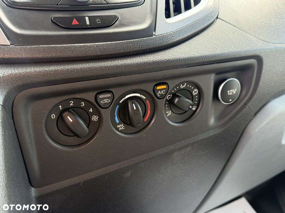 Ford Transit - 23