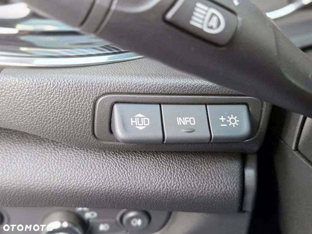 Opel Insignia - 28