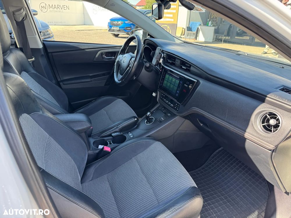 Toyota Auris 1.8 L VVT-i Hybrid Sol - 9