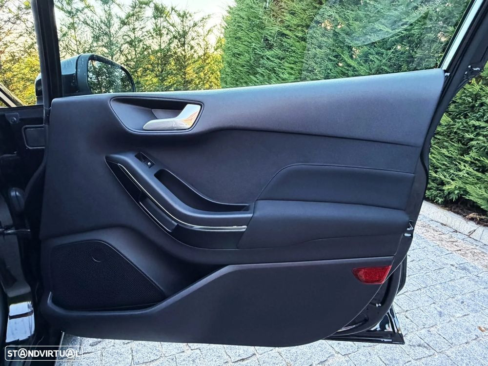 Ford Fiesta 1.0 EcoBoost S&S TITANIUM - 24