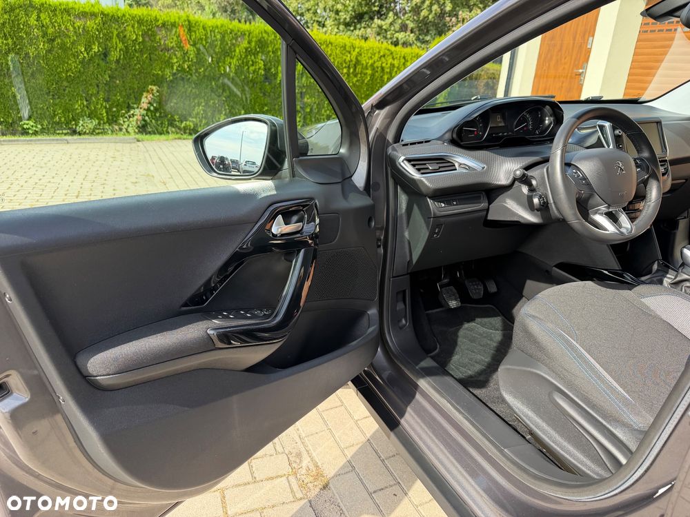 Peugeot 2008 BlueHDi 100 STOP & START Signature - 27