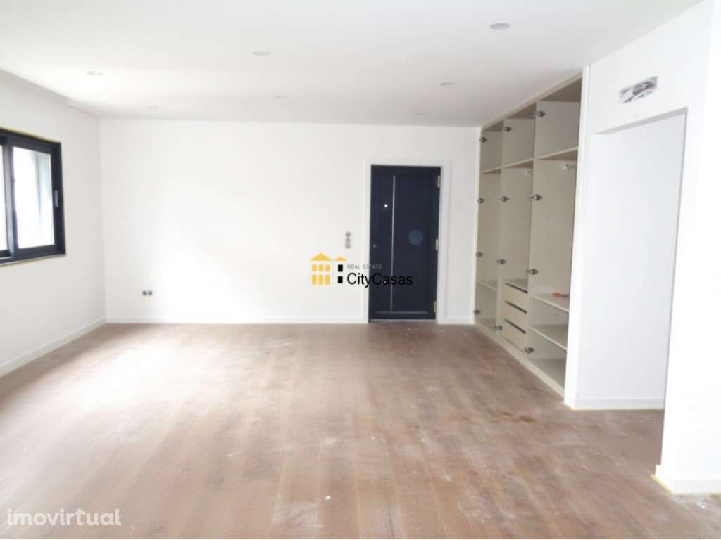 Andar Moradia T2 Renovado em Valbom - Grande imagem: 2/16