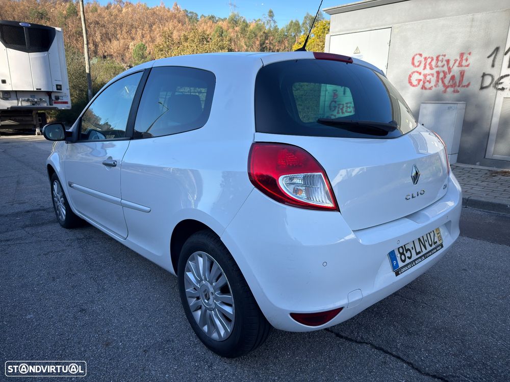 Renault Clio - 7