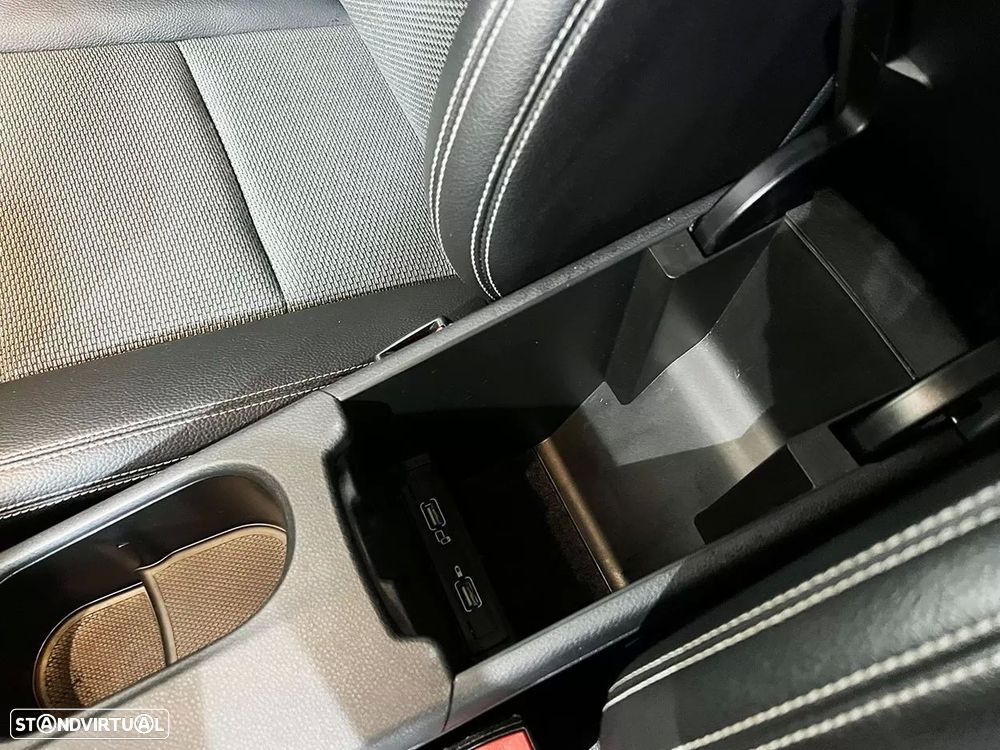 Mercedes-Benz CLA 180 d Shooting Brake - 17