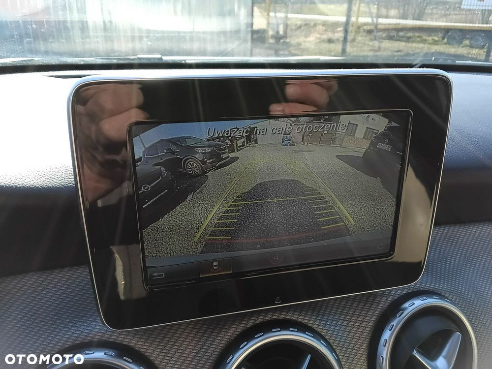 Mercedes-Benz GLA - 27