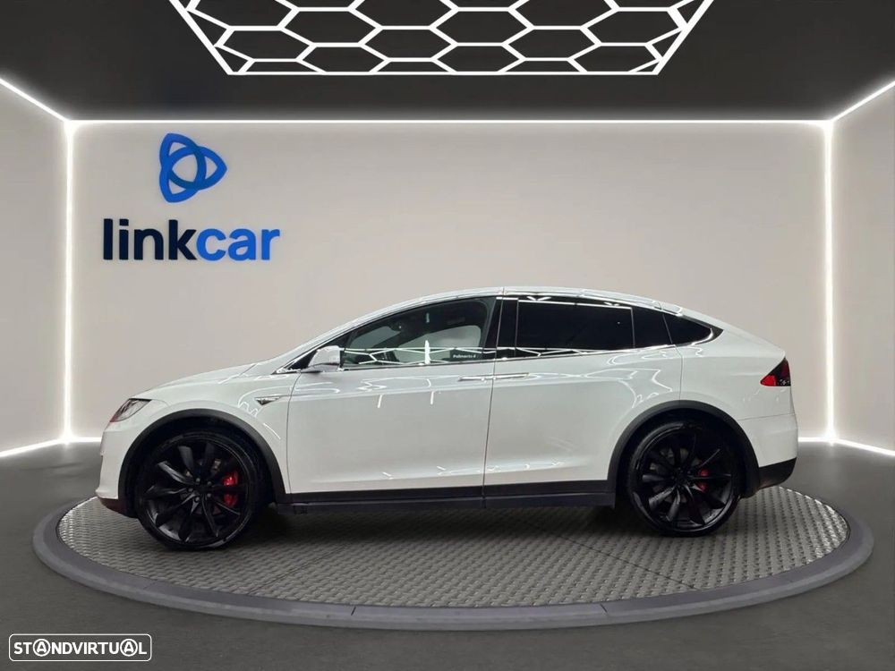 Tesla Model X - 5