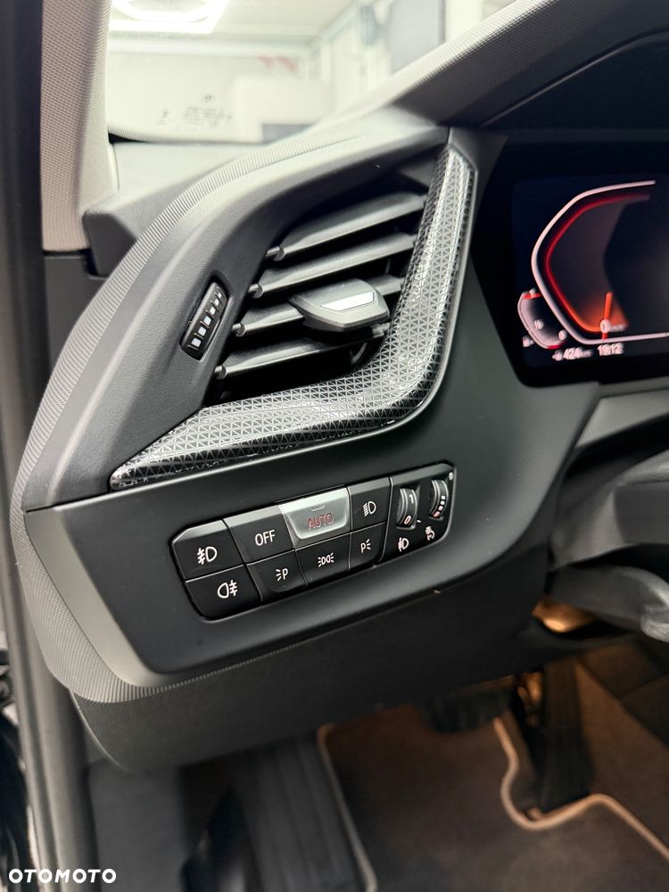 BMW Seria 1 118i Sport Line - 12