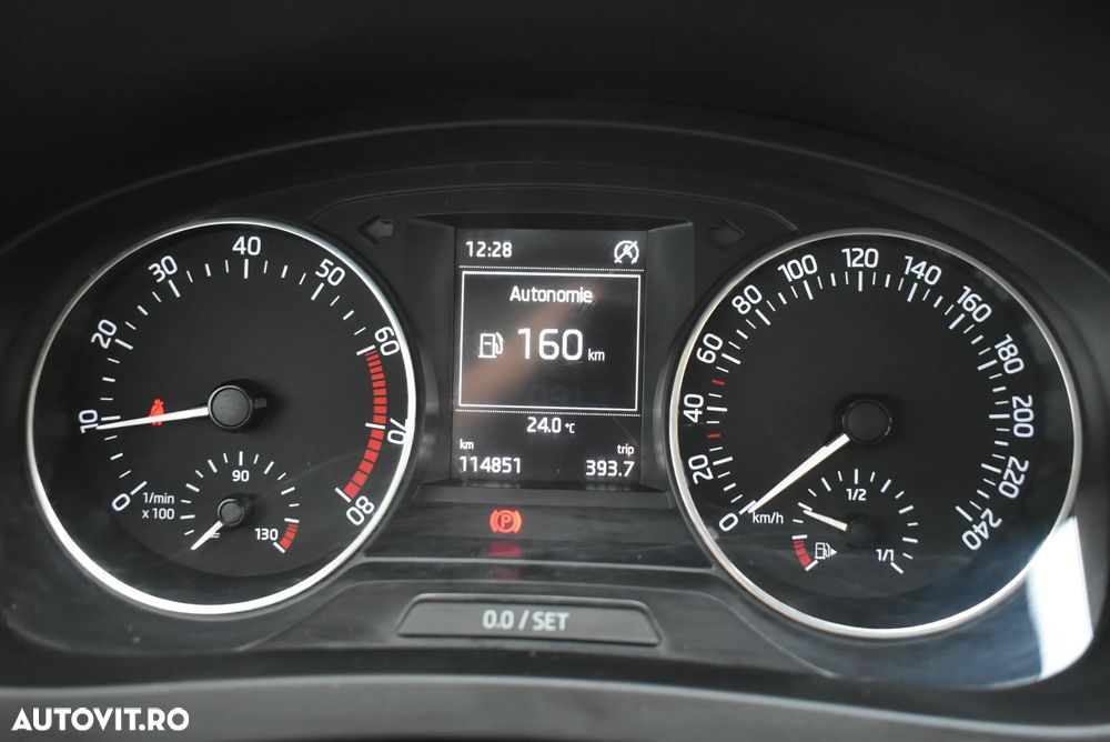 Skoda RAPID 1.2 TSI Ambition - 6