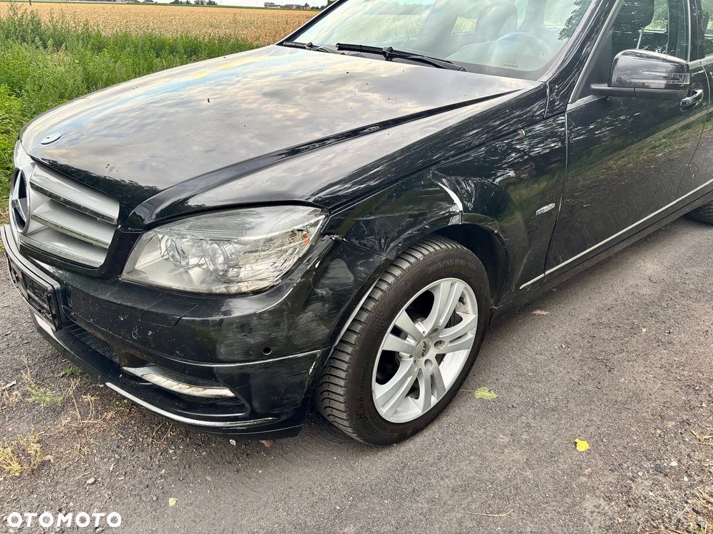 Mercedes-Benz Klasa C 180 CGI Automatik BlueEFFICIENCY Avantgarde - 9
