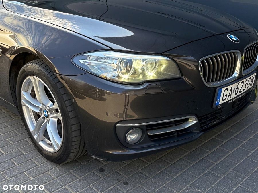 BMW Seria 5 525d xDrive Luxury Line - 10