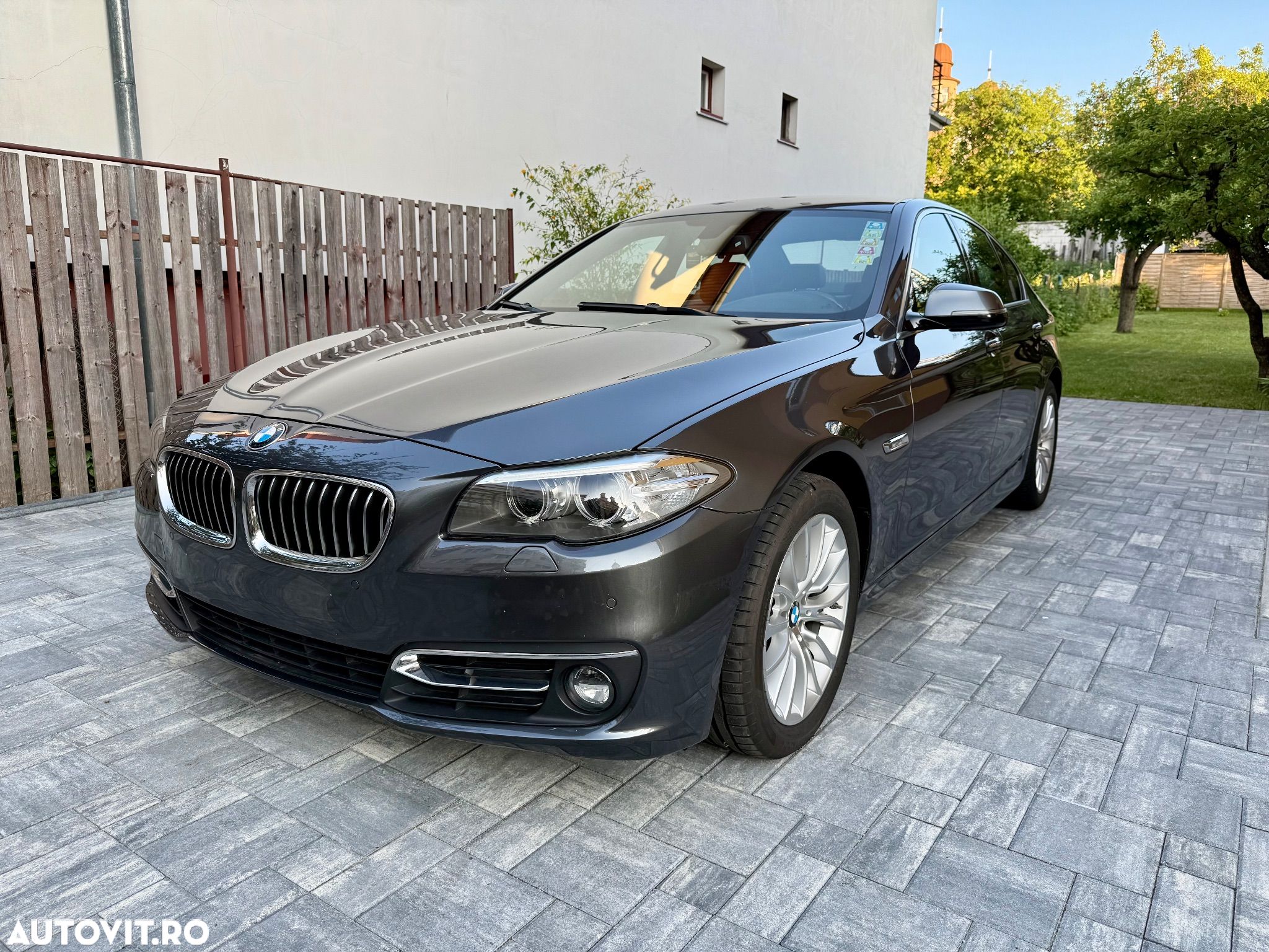 BMW Seria 5 520d xDrive Aut. Luxury Line - 1