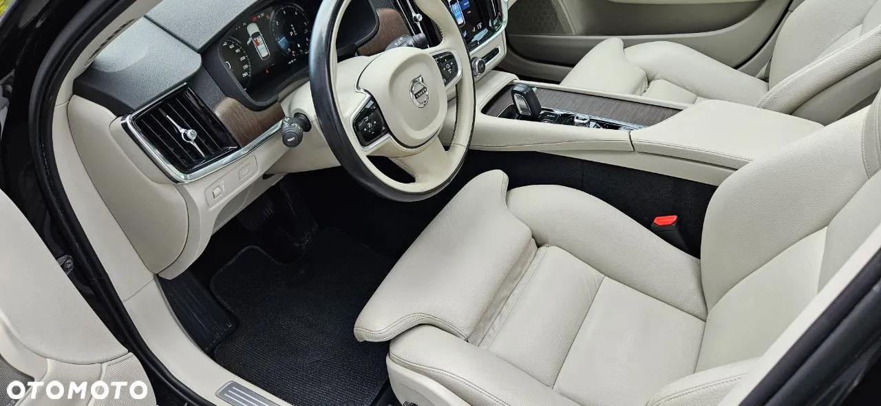 Volvo V90 Cross Country D5 AWD Pro - 23