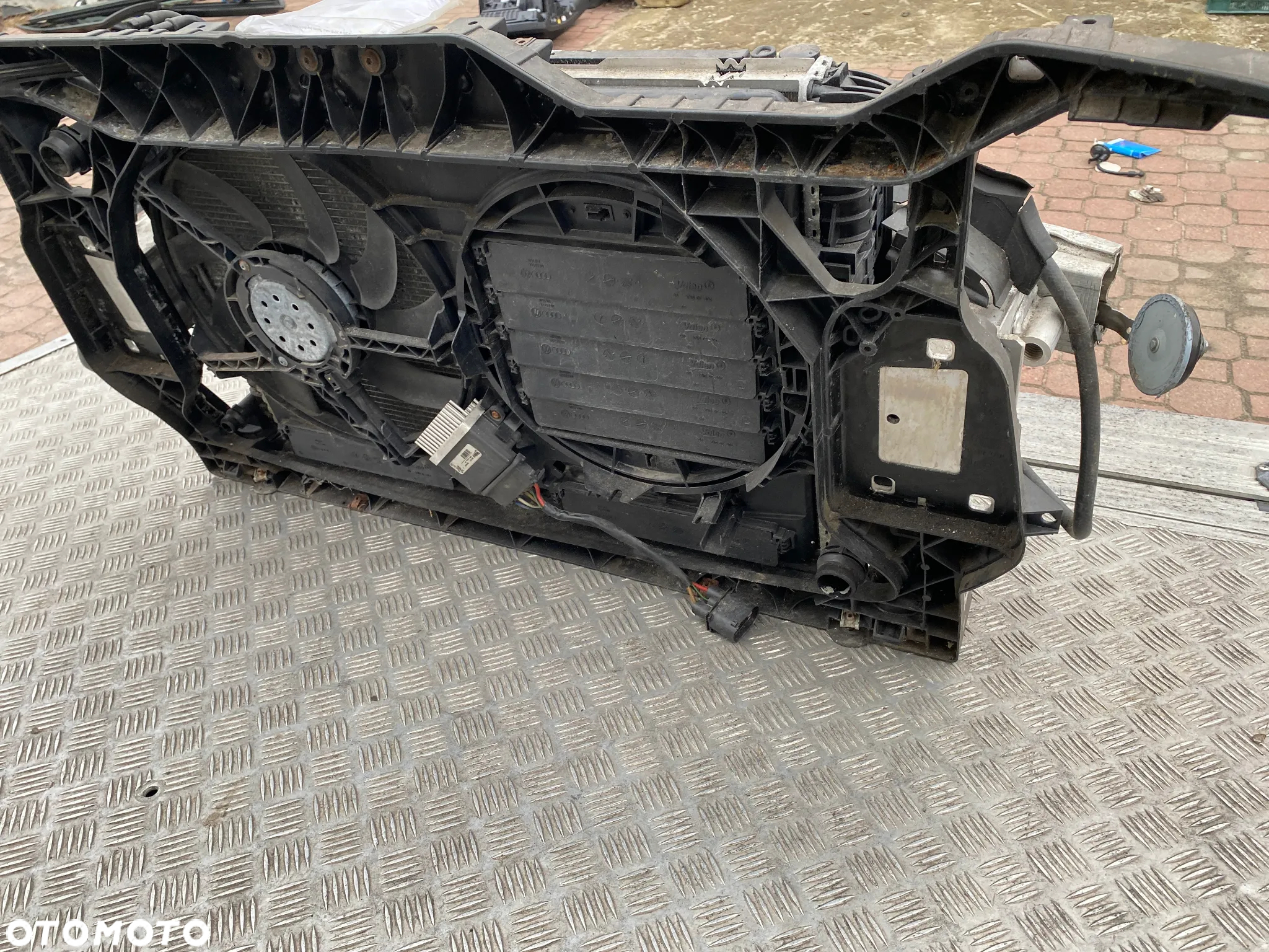 AUDI A4 B8 3.2FSI wzmocnienie pas przedni chłodnice wentylator - 3