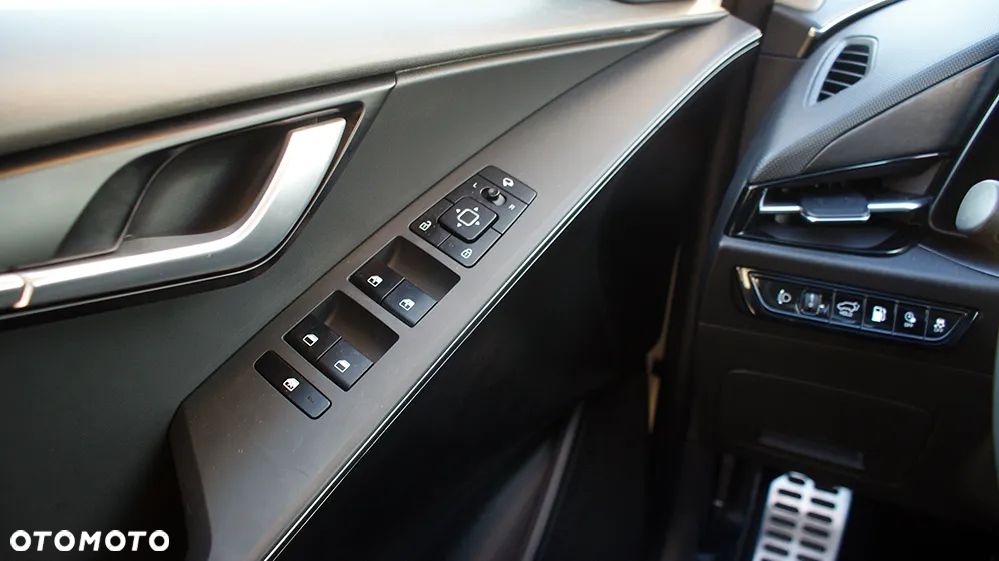 Kia Niro 1.6 GDI Plug-in Hybrid XL - 23