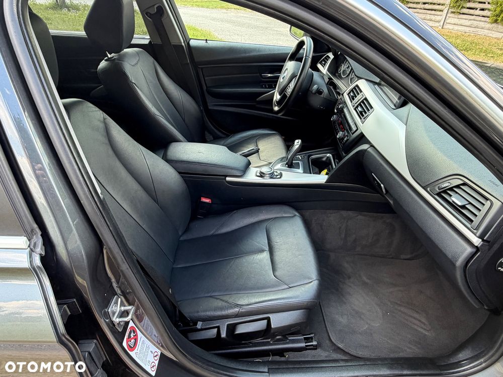 BMW Seria 3 320d Luxury Line - 34