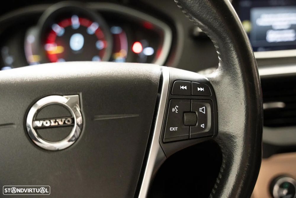 Volvo V40 Cross Country 2.0 D2 Momentum - 16