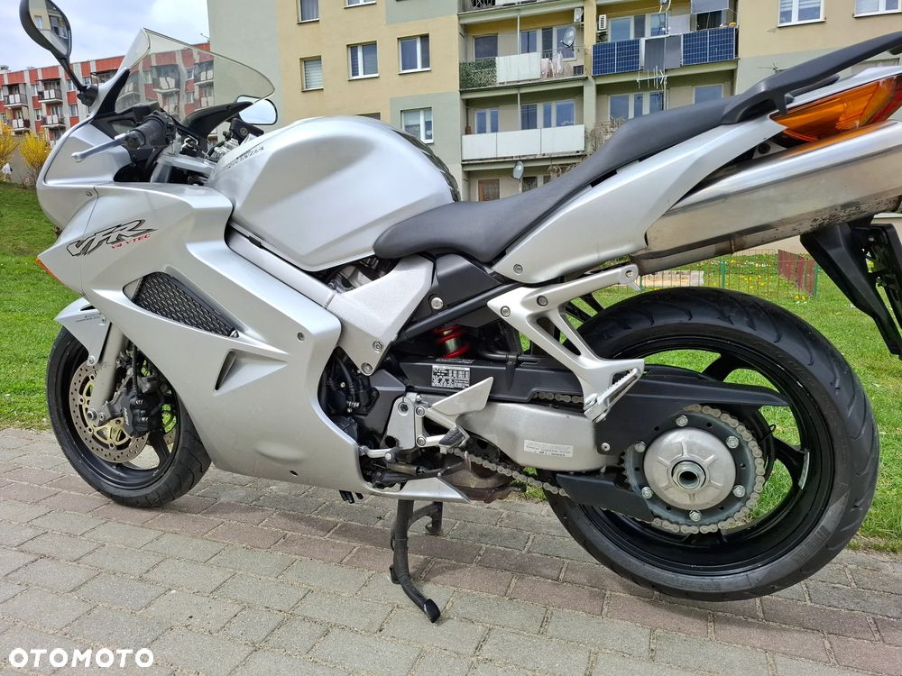 Honda VFR - 21