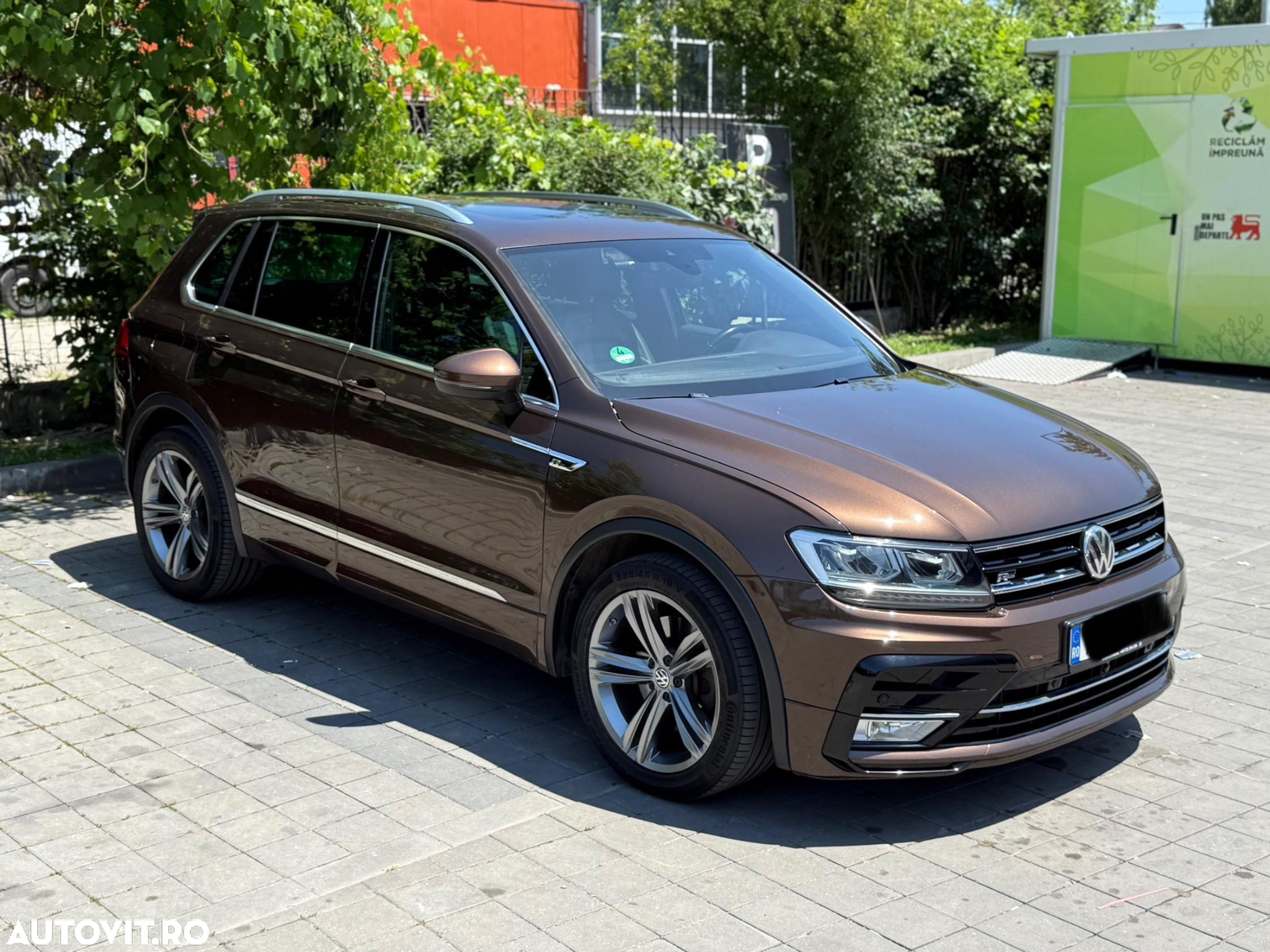 Volkswagen Tiguan - 3