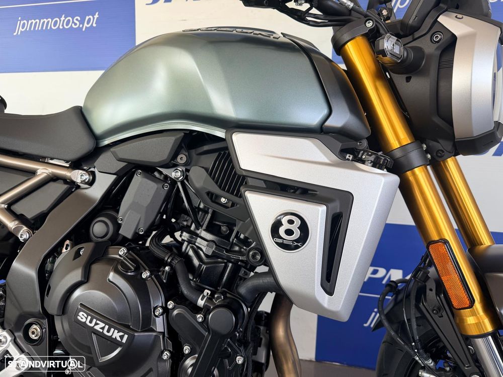Suzuki GSX 8T - 8