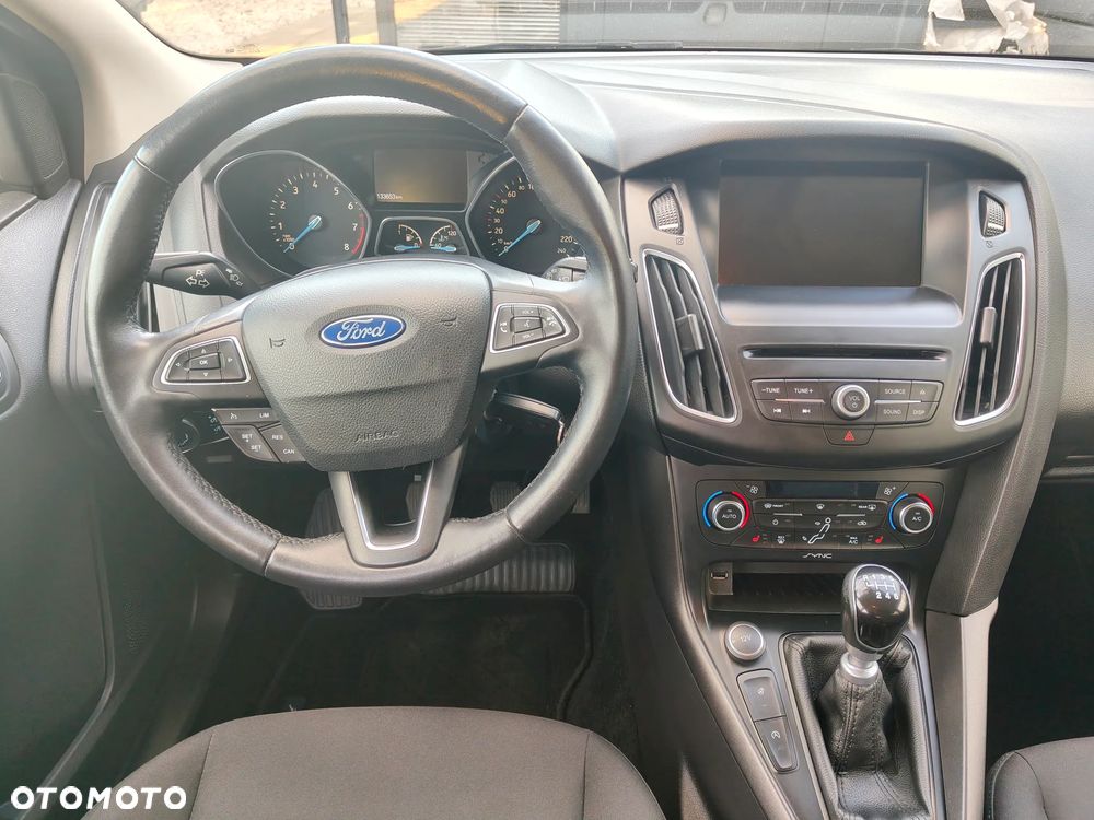 Ford Focus - 25