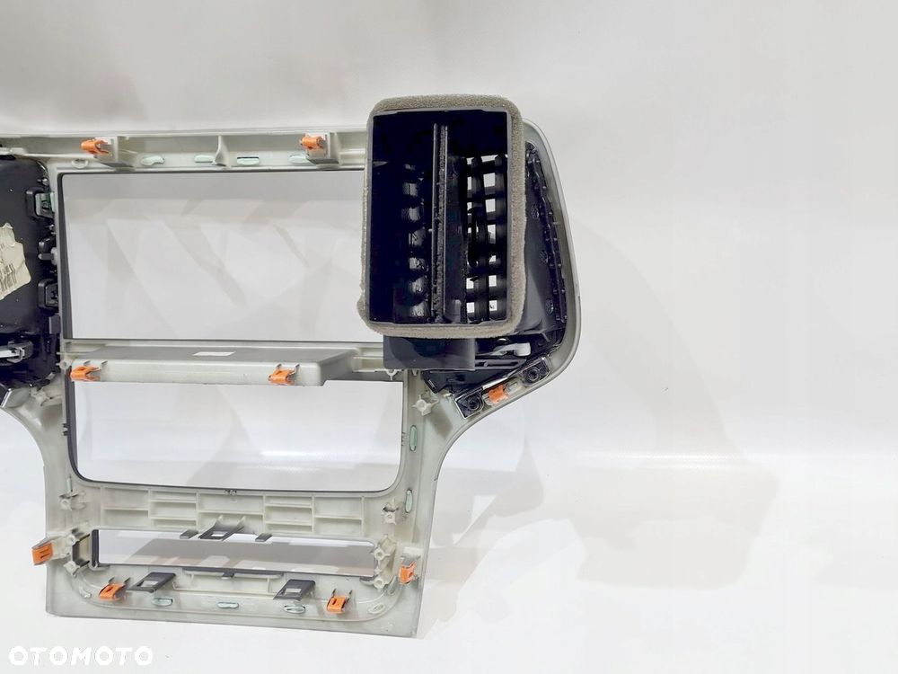 RAMKA RADIA KONSOLI KRATKI GRAND CHEROKEE WK2 11r - 10