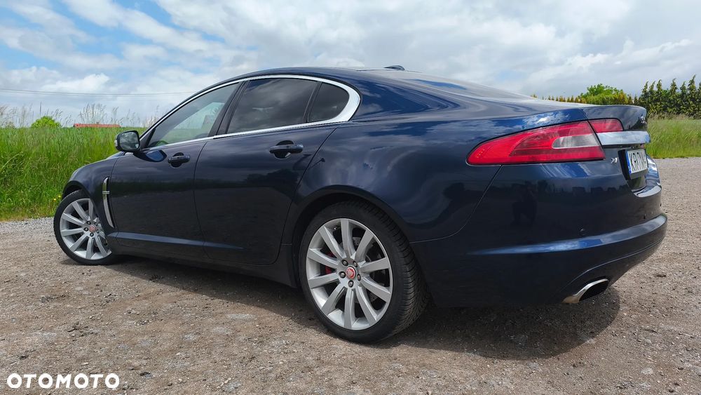 Jaguar XF - 14