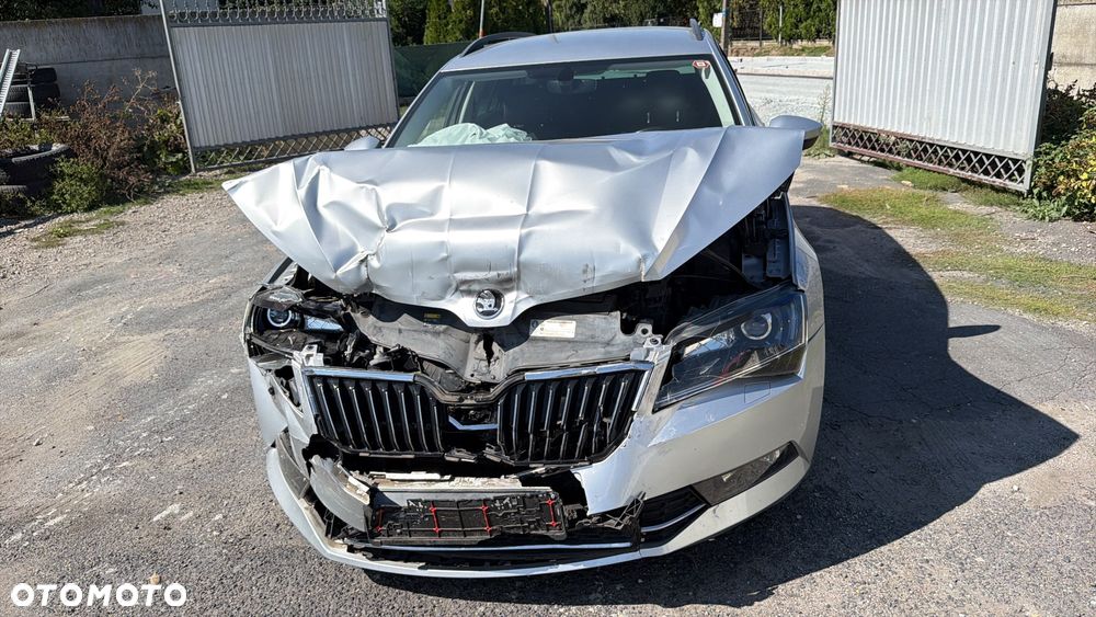 Skoda Superb 2.0 TDI DSG Active - 14