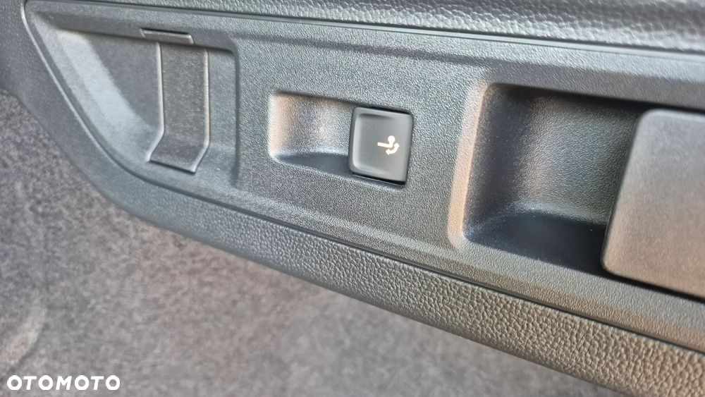 Volkswagen Passat Variant 2.0 TSI 4Mot R-Line Plus DSG - 13