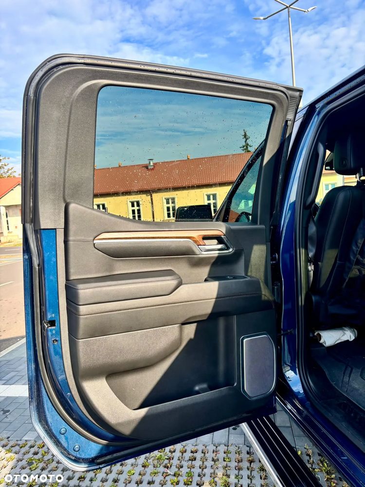 Chevrolet Silverado - 31