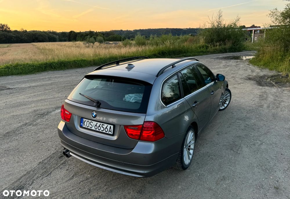 BMW Seria 3 325i xDrive - 4