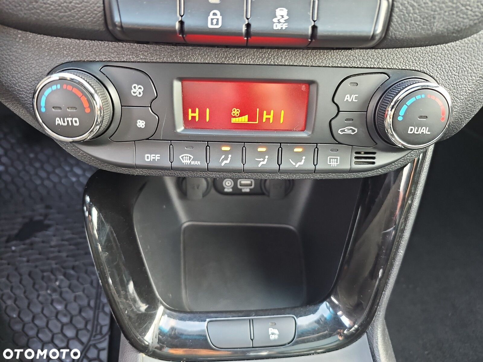 Kia Ceed - 22