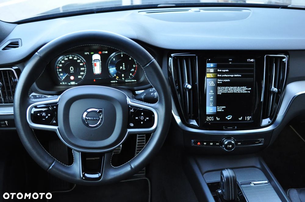 Volvo V60 D4 R-Design - 25